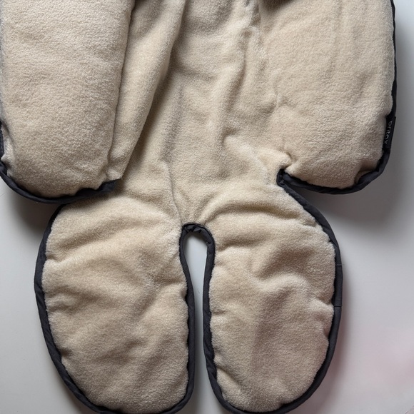 Britax Head and Body Support Pillow for car seat - Picture 6 of 8